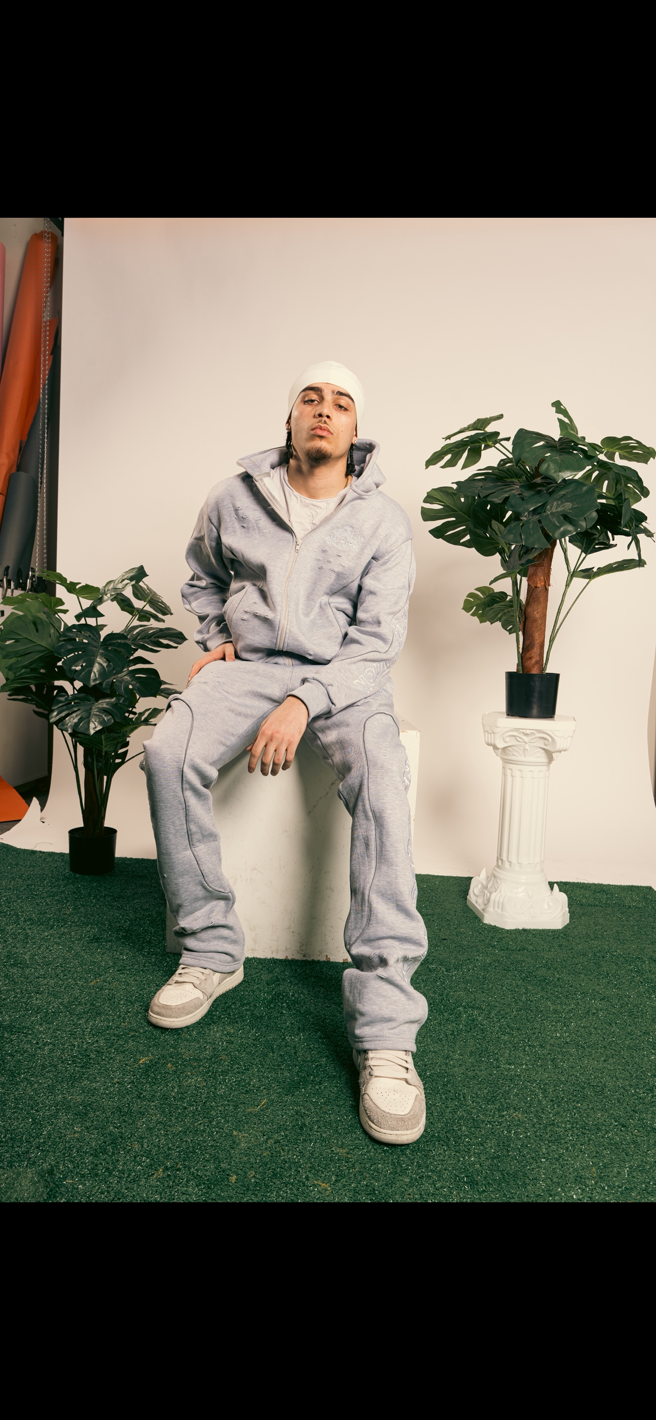 NoExpectation SweatSuit