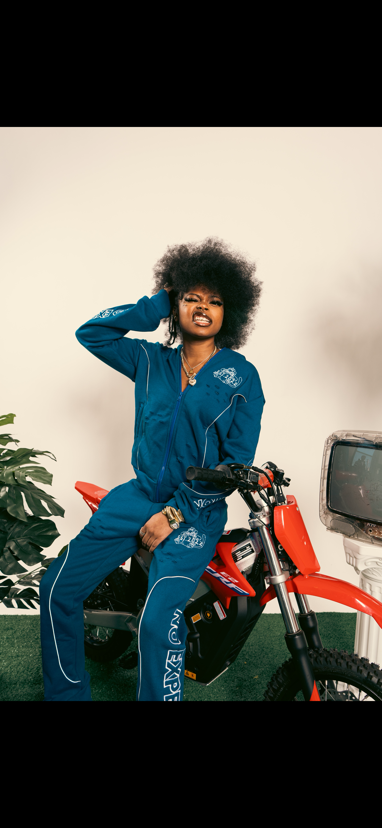 NoExpectation SweatSuit